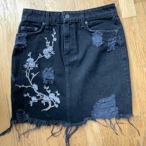 Car Mar Embroidered Denim Skirt